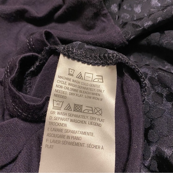 Logo Navy Blue, Long Tank with Asymmetric Hem.  Size XLarge - Picture 6 of 6